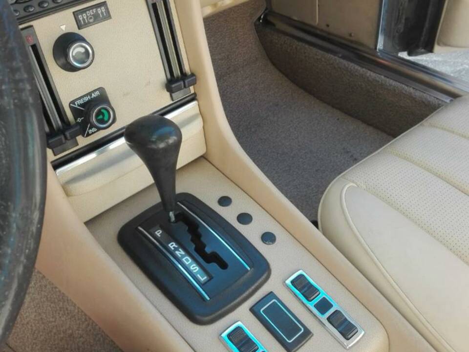 Image 22/50 de Mercedes-Benz 280 SLC (1976)