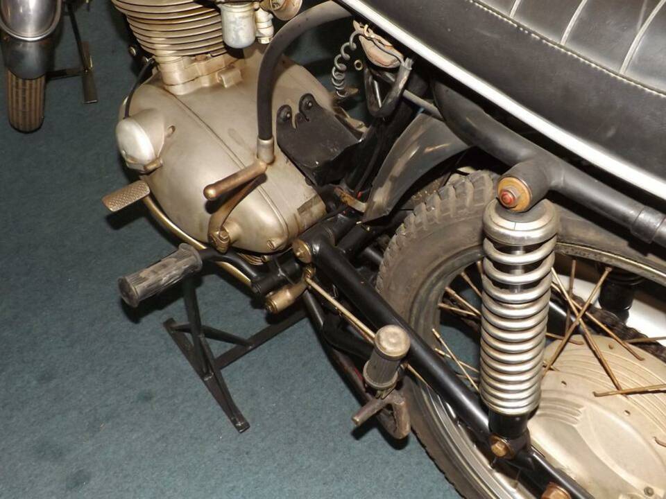 Bild 23/30 von Moto Morini 175 Turismo (1962)