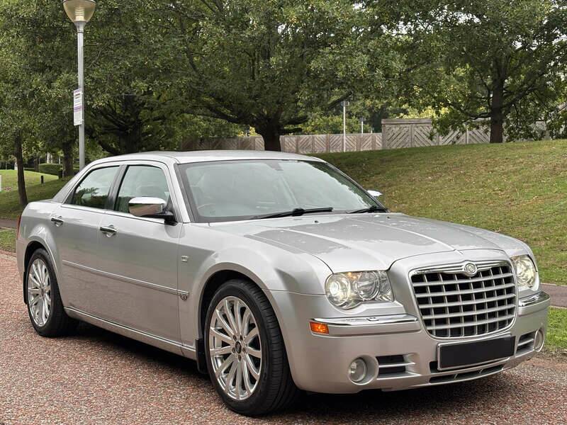 Image 34/50 of Chrysler 300 S (2008)