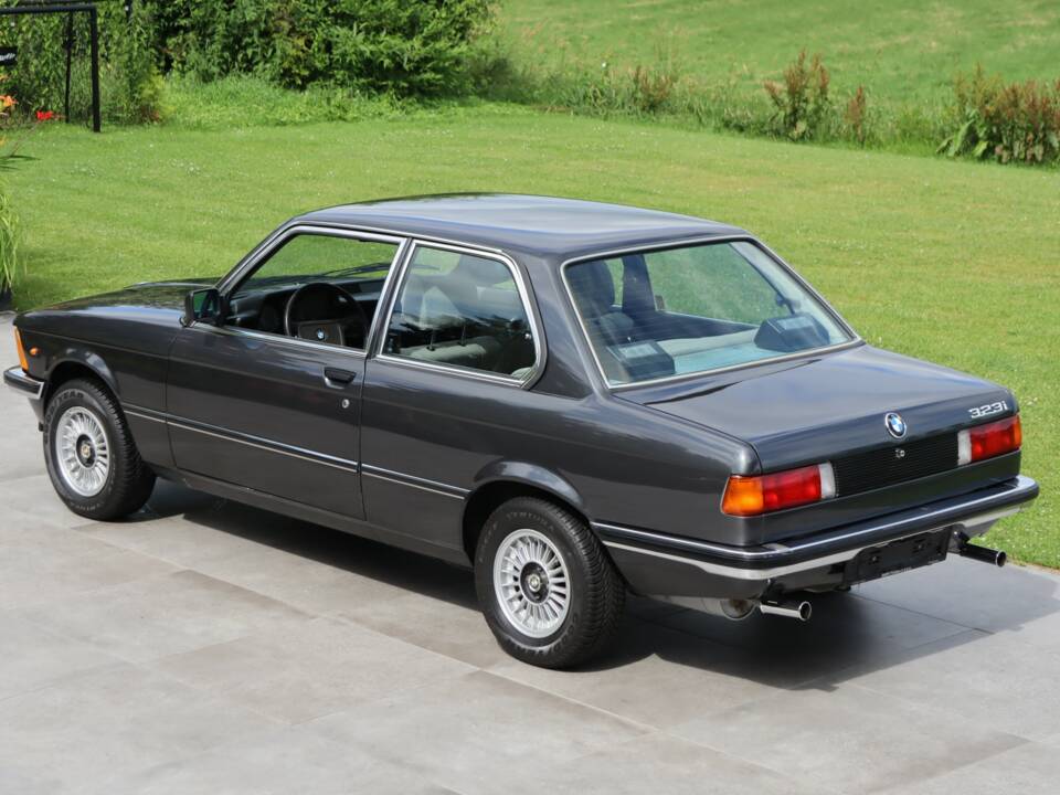 Image 2/50 of BMW 323i (1980)