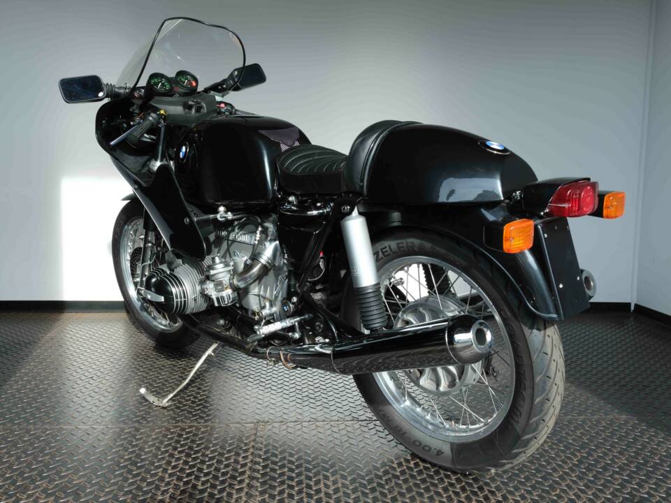 Image 2/45 of BMW R 100/7 (1977)