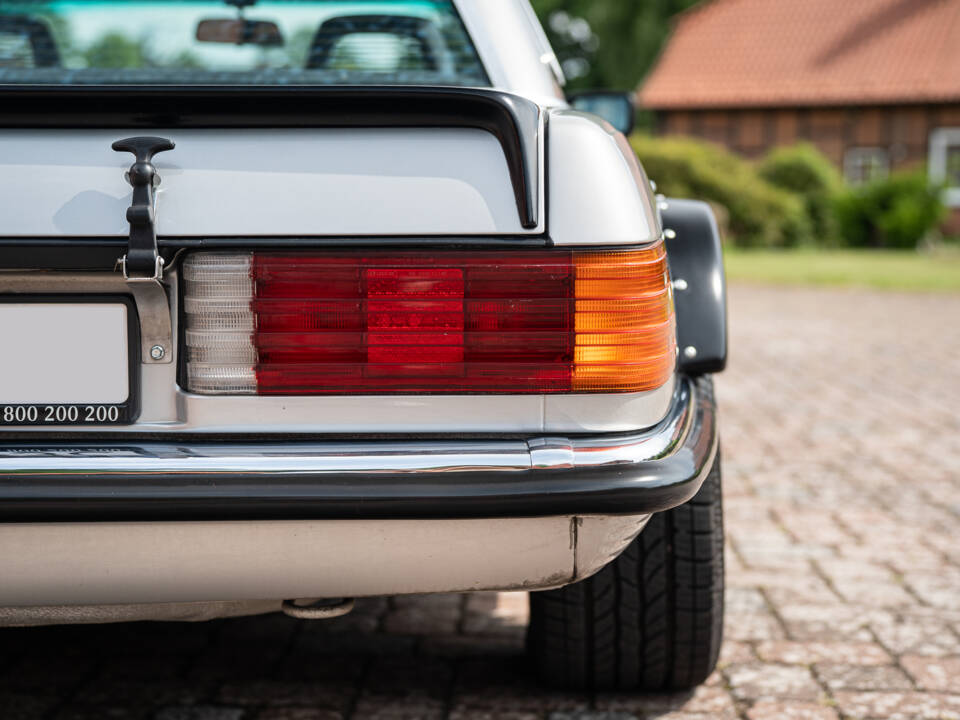 Image 24/68 of Mercedes-Benz 500 SL (1984)