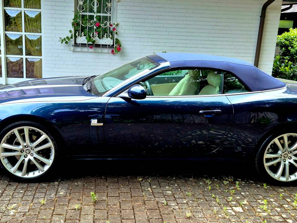 Image 2/10 of Jaguar XK 4.2 (2007)