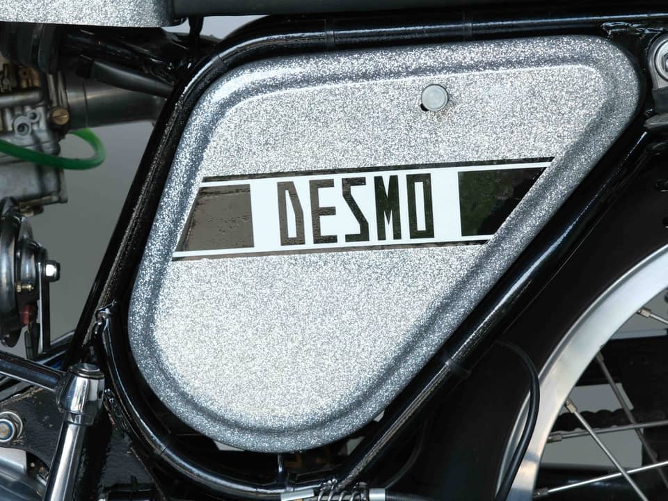 Image 24/64 of Ducati 350 Desmo (1971)