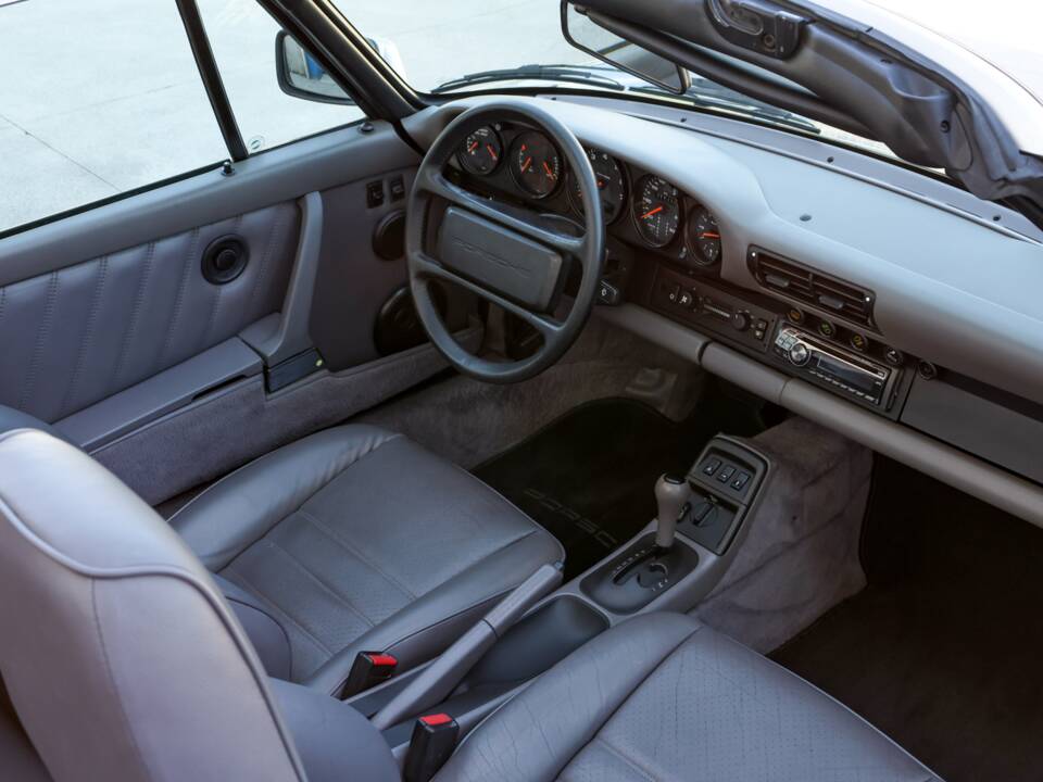 Image 24/46 of Porsche 911 Carrera 2 (1991)