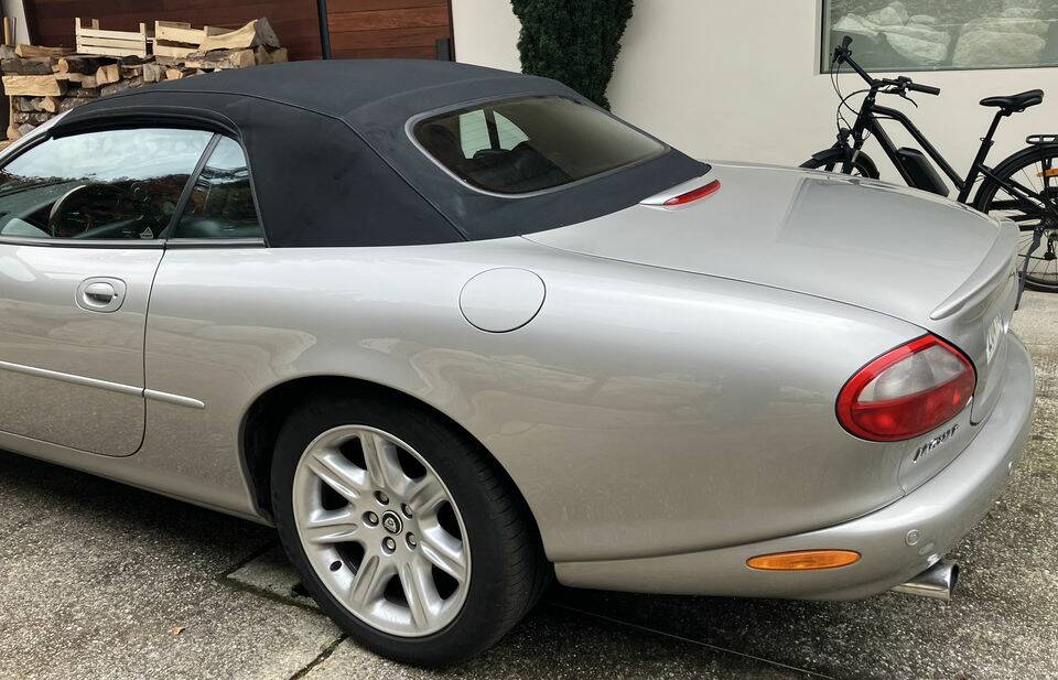Imagen 8/8 de Jaguar XKR (1999)