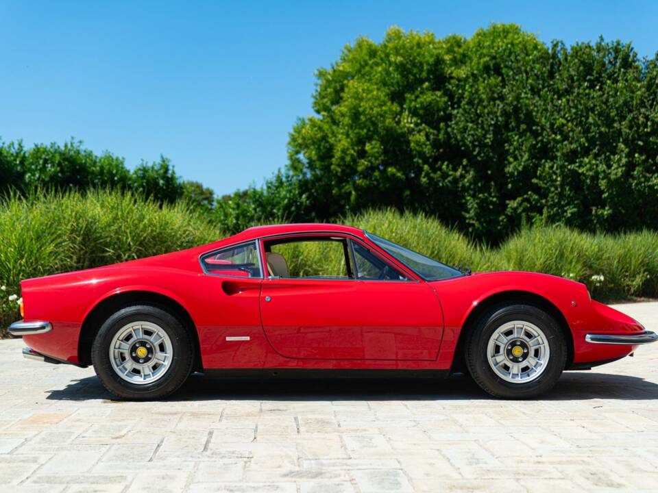 Image 5/50 de Ferrari Dino 246 GT (1971)