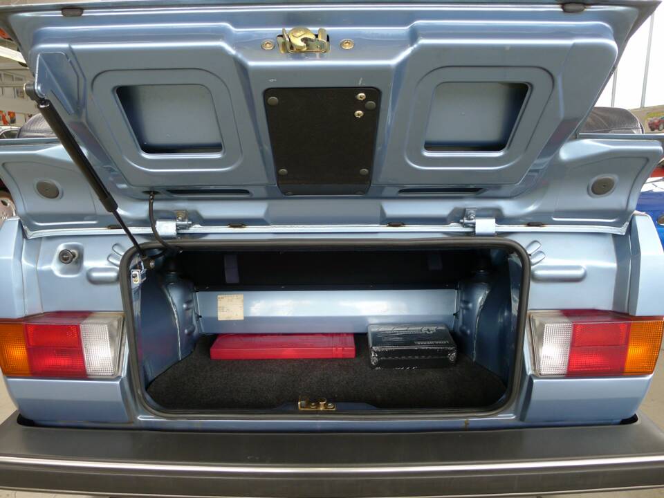 Image 17/36 of Volkswagen Golf Mk I Convertible 1.6 (1987)