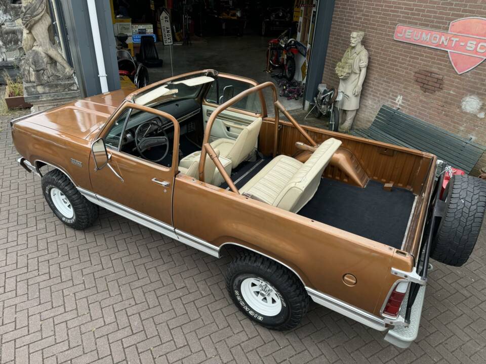 Bild 14/22 von Plymouth Trail Duster (1976)