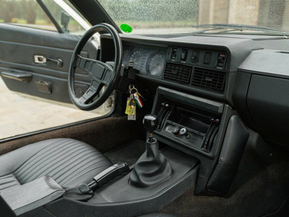 Image 21/50 of Triumph TR 7 Europa (1977)