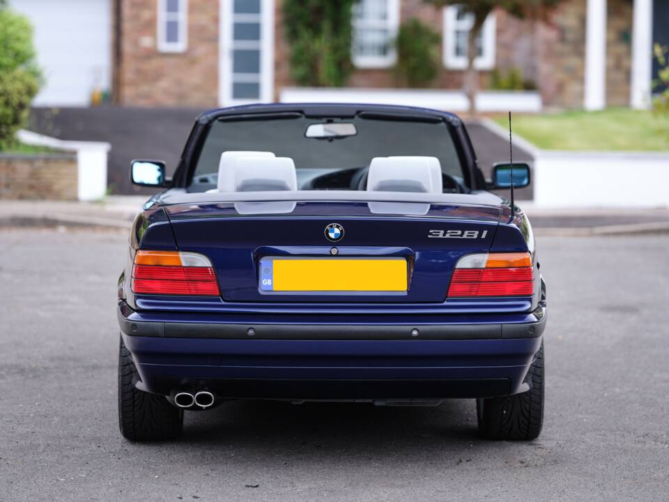 Image 10/50 de BMW 328i (1995)