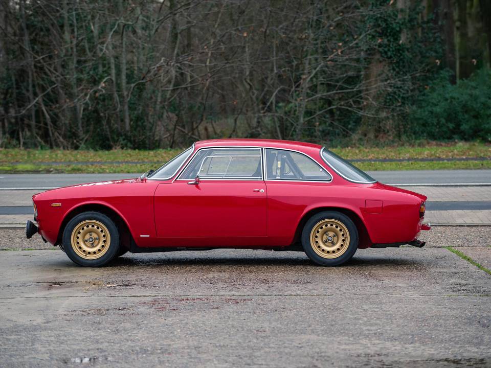 Immagine 4/50 di Alfa Romeo Giulia 1600 Sprint GT (1966)