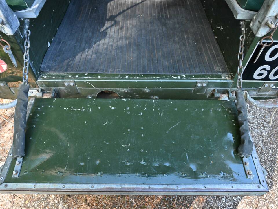 Image 32/50 of Land Rover 80 (1949)