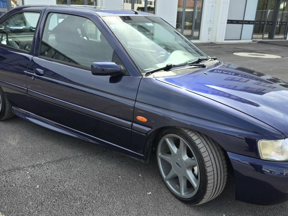 Bild 3/8 von Ford Escort 2.0 16V "F1 Edition" (1996)