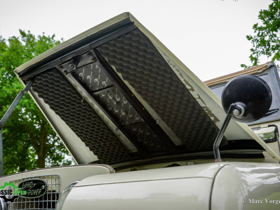 Image 21/55 of Land Rover 88 (1958)