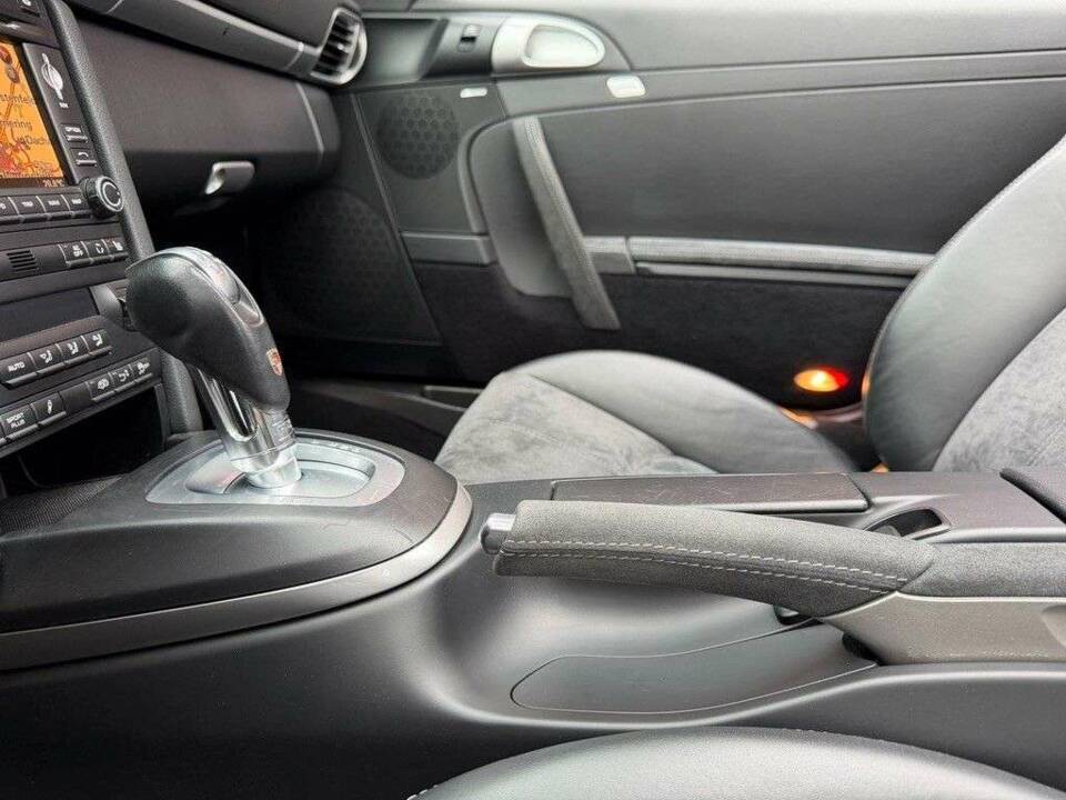 Bild 17/36 von Porsche 911 Carrera 4 GTS (2011)