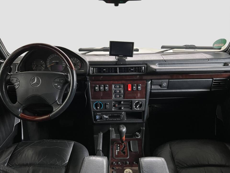 Bild 15/23 von Mercedes-Benz G 55 AMG (lang) (2000)