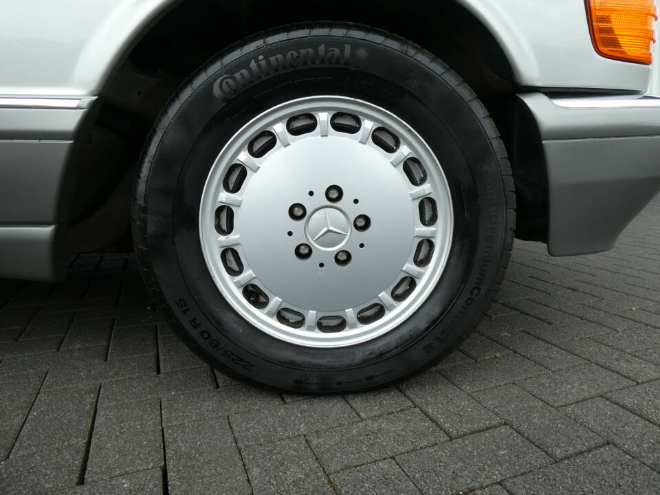 Imagen 23/26 de Mercedes-Benz 560 SEC (1987)