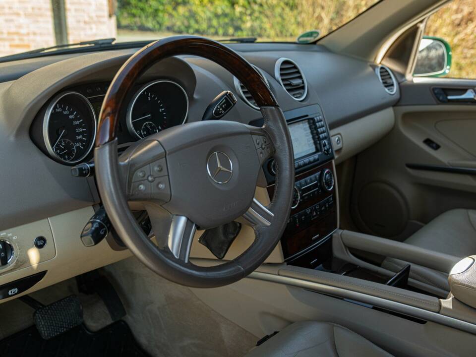 Image 50/50 of Mercedes-Benz ML 320 CDI (2006)