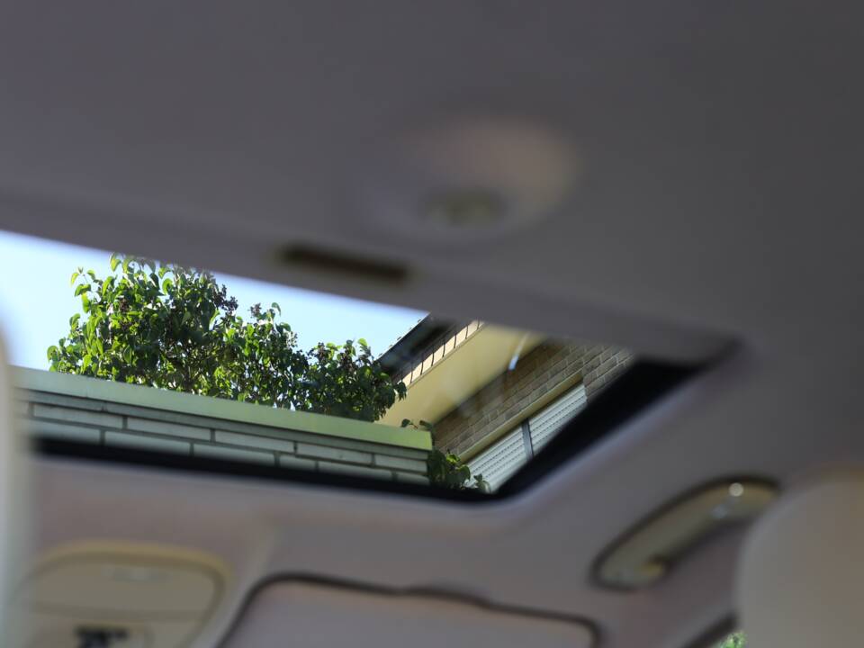 Imagen 45/77 de Jaguar XJ 8 4.2 (2005)