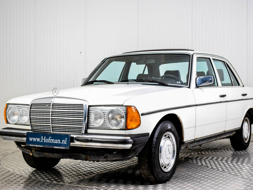 Immagine 16/46 di Mercedes-Benz 240 D (1982)