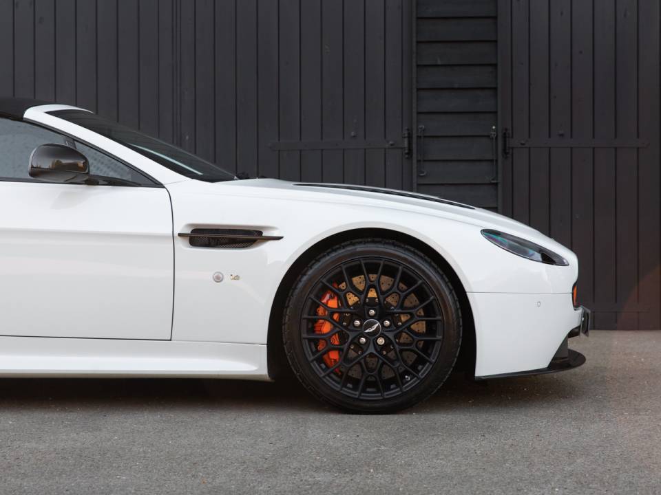 Bild 19/50 von Aston Martin V12 Vantage AMR (2018)
