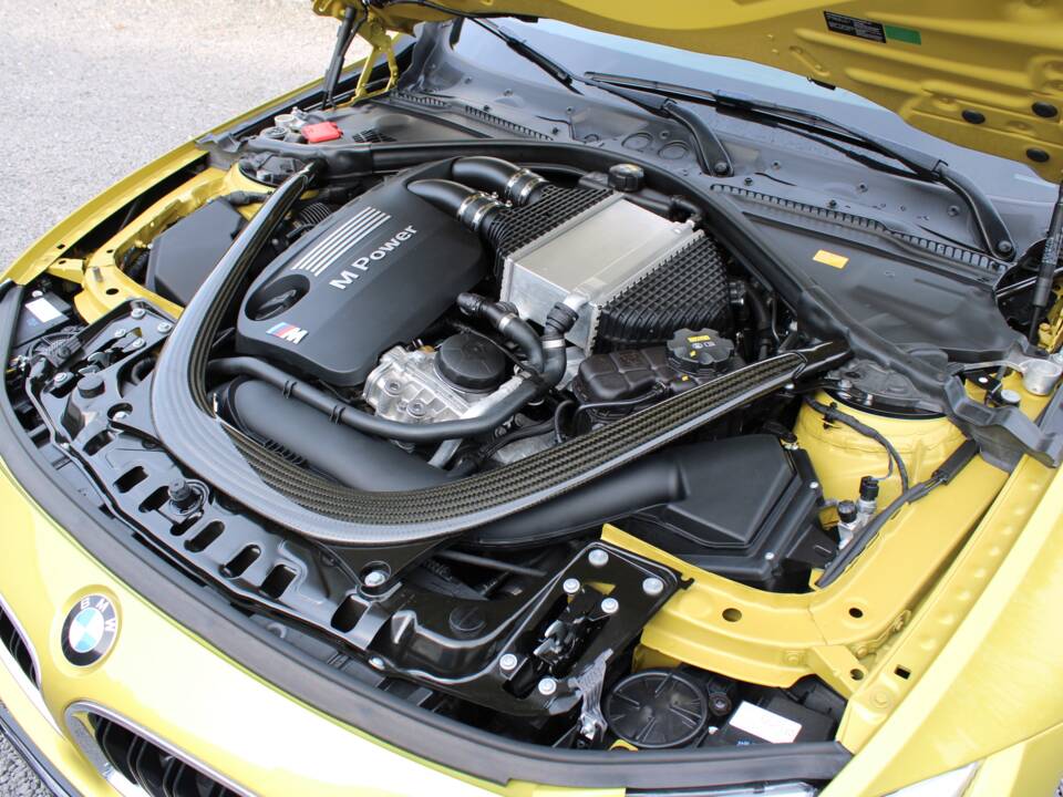 Image 78/98 of BMW M4 (2014)
