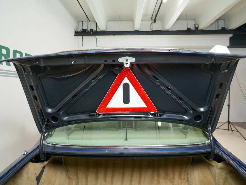 Image 39/41 of Mercedes-Benz 560 SEC (1990)