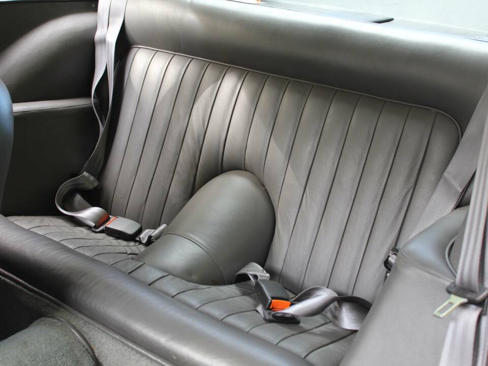 Image 14/19 of Aston Martin DB 4 (1961)