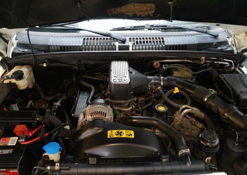 Bild 10/50 von Land Rover Range Rover 4.0 SE (1997)