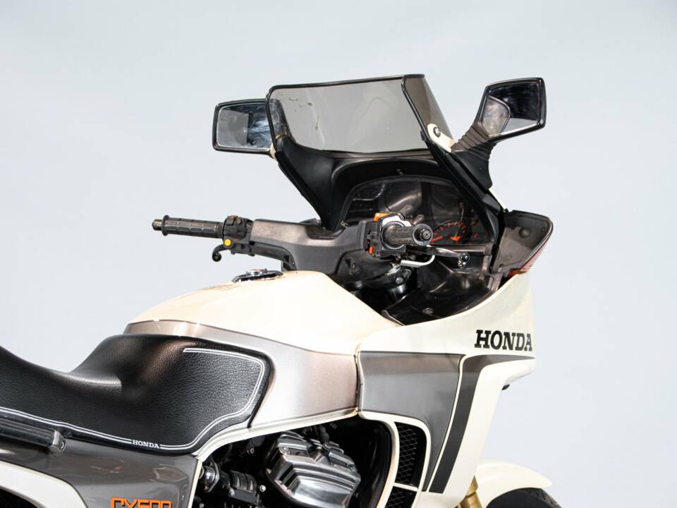 Image 38/50 of Honda CX 500 Turbo (1982)