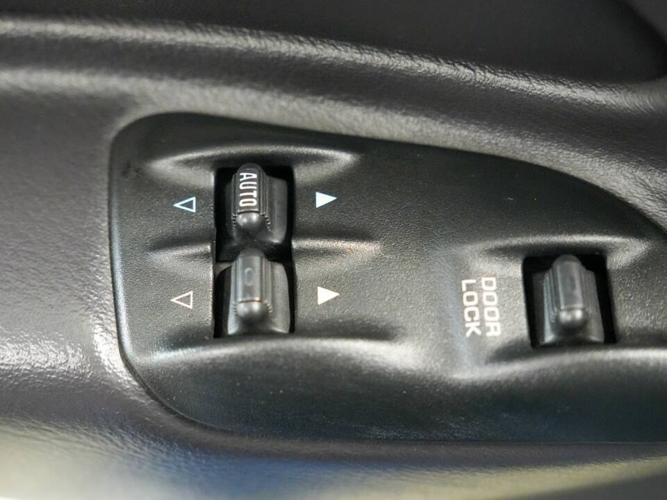 Image 42/47 of Plymouth Prowler (2000)