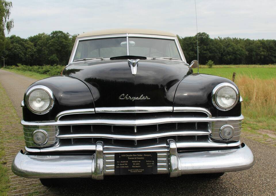 Image 3/8 of Chrysler New Yorker (1950)