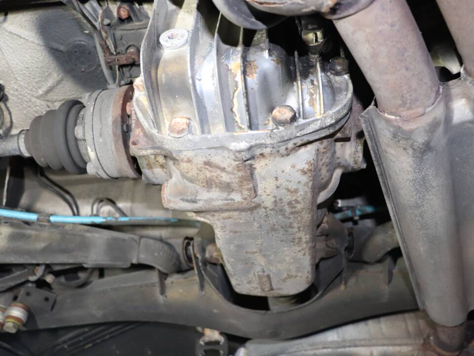 Image 22/28 of BMW 635 CSi (1989)