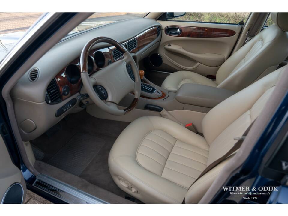 Bild 3/34 von Jaguar XJ 8 4.0 Executive (1999)