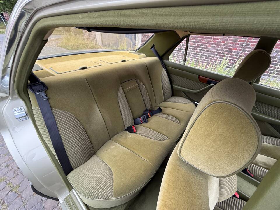 Image 15/34 of Mercedes-Benz 380 SE (1980)