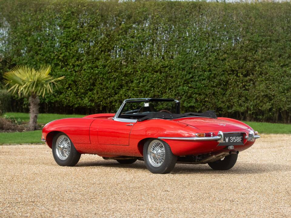 Image 10/50 de Jaguar E-Type (1967)