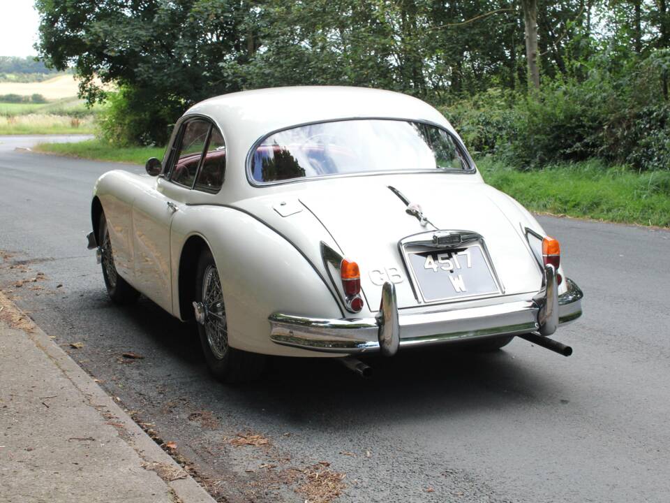 Image 4/15 of Jaguar XK 150 SE FHC (1960)