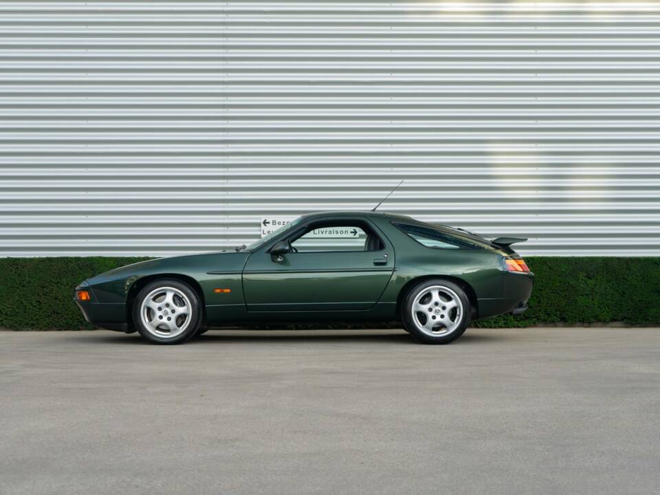 Afbeelding 18/46 van Porsche 928 GTS (1993)