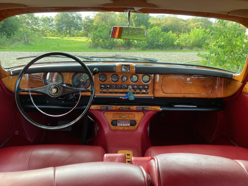 Image 44/52 de Jaguar 420 G (1967)