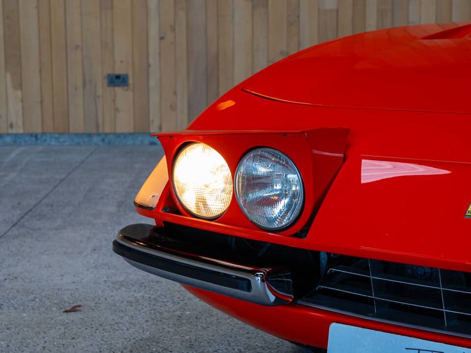 Image 62/74 of Ferrari 365 GTB/4 Daytona (1971)