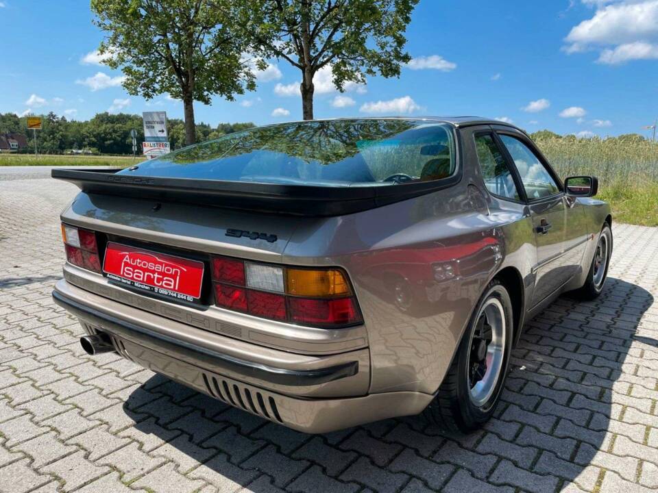 Image 8/20 of Porsche 944 (1983)