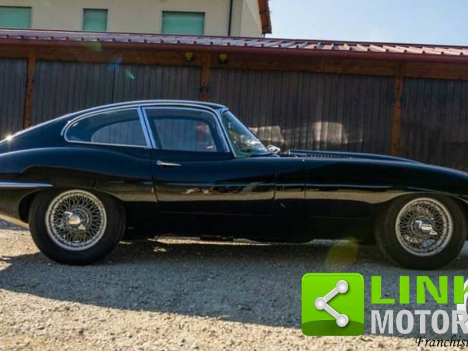 Image 4/10 of Jaguar Type E 3.8 (1963)