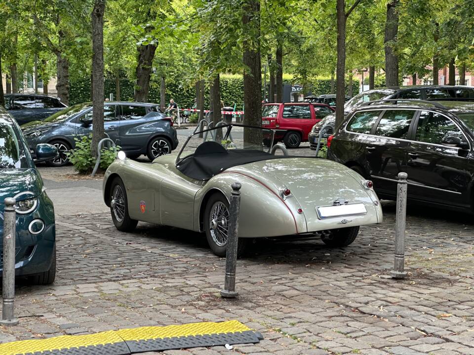 Immagine 3/7 di Jaguar XK 120 SE OTS (1953)