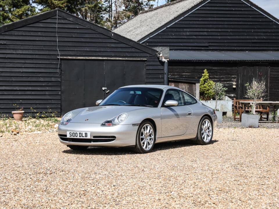 Image 3/32 of Porsche 911 Carrera (1998)