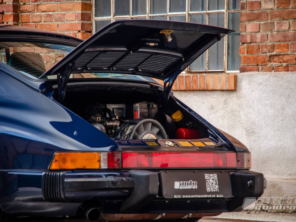 Bild 19/20 von Porsche 911 Carrera 3.2 (1986)