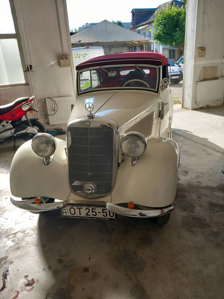 Image 1/9 de Mercedes-Benz 170 V Cabriolet B (1939)