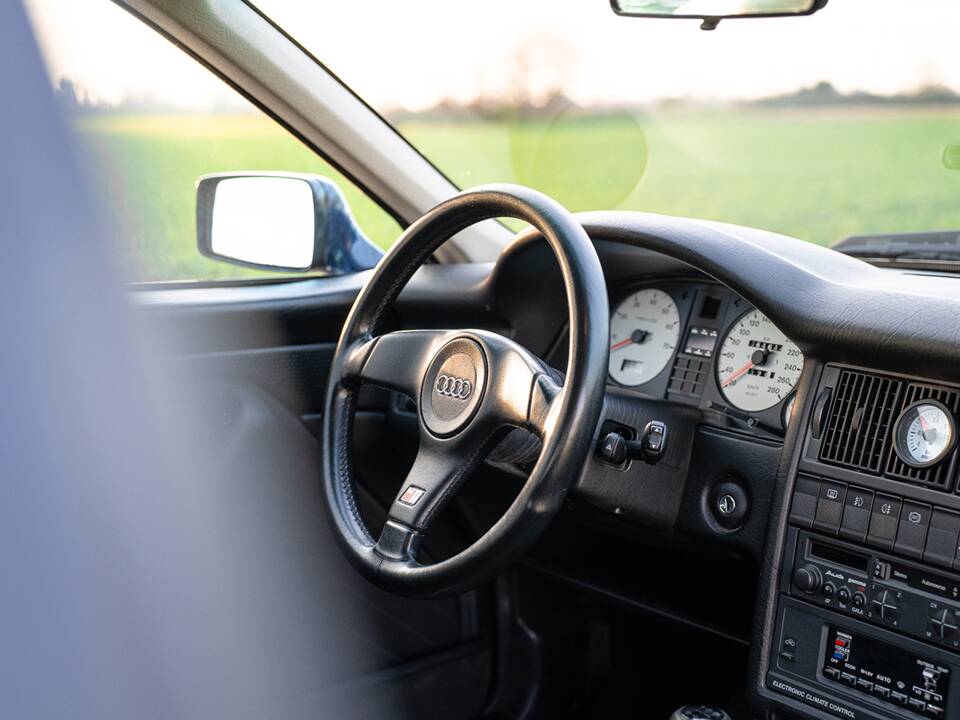 Bild 26/54 von Audi quattro 20V (1991)