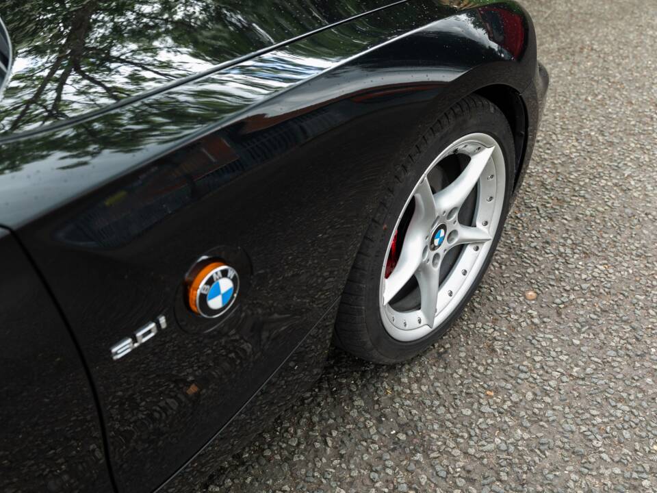 Image 24/34 of BMW Z4 3.0i (2003)