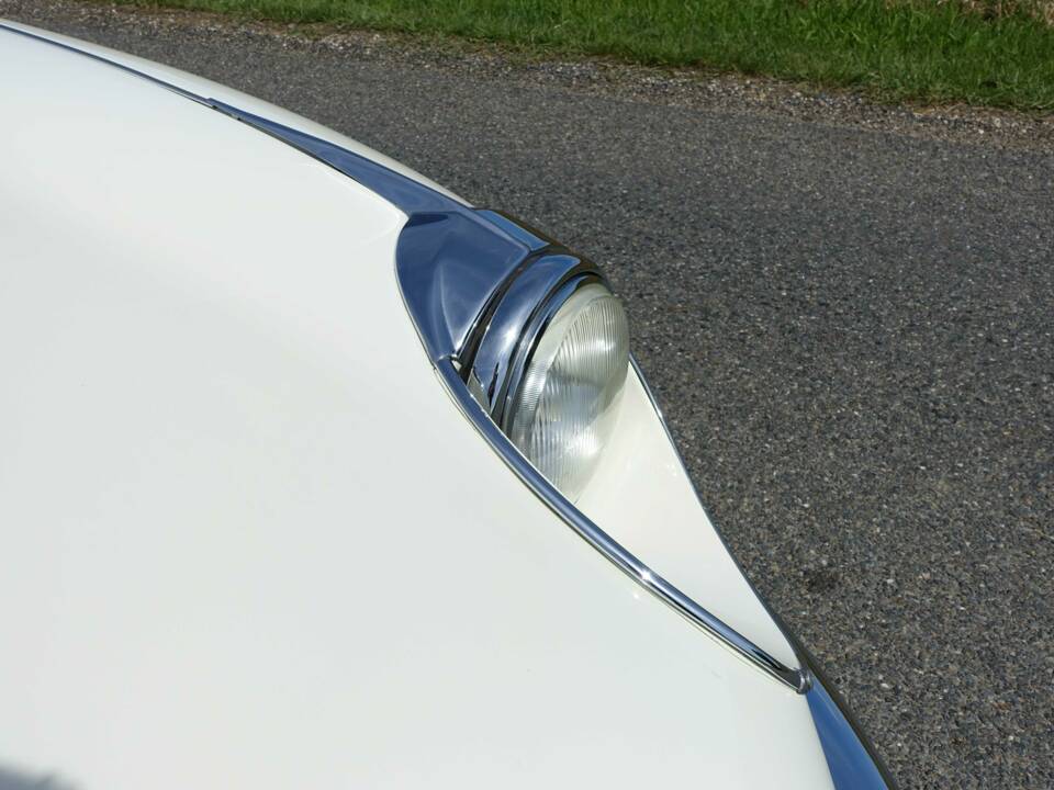 Image 8/39 de Jaguar XK-E (2+2) (1970)